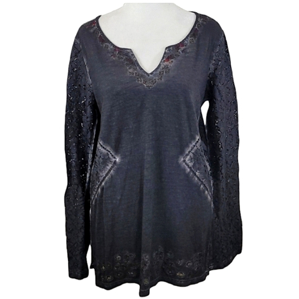 BKE Gimmicks Distressed Floral Embroidered Top Gray Long Sleeves Size Small